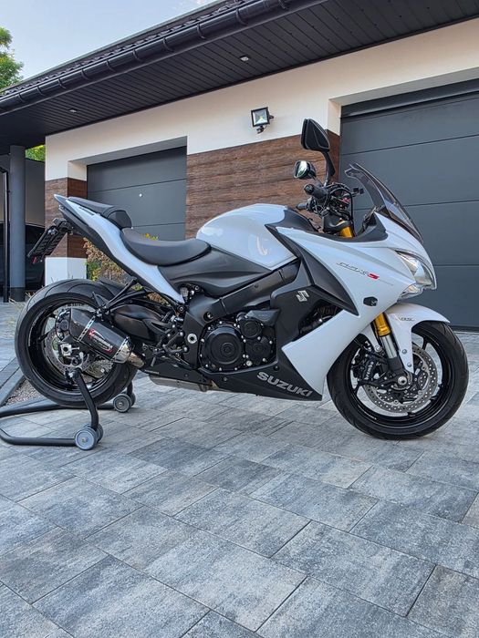 Suzuki GSX 1000 Suzuki GSXS 1000F