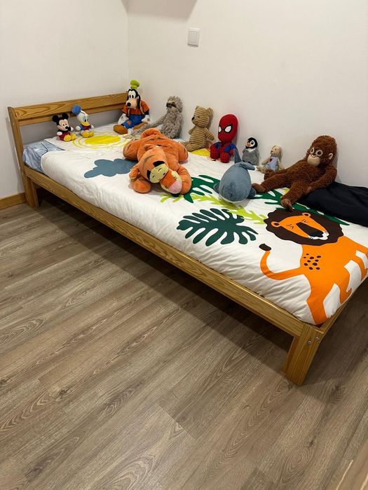 Cama solteiro IKEA