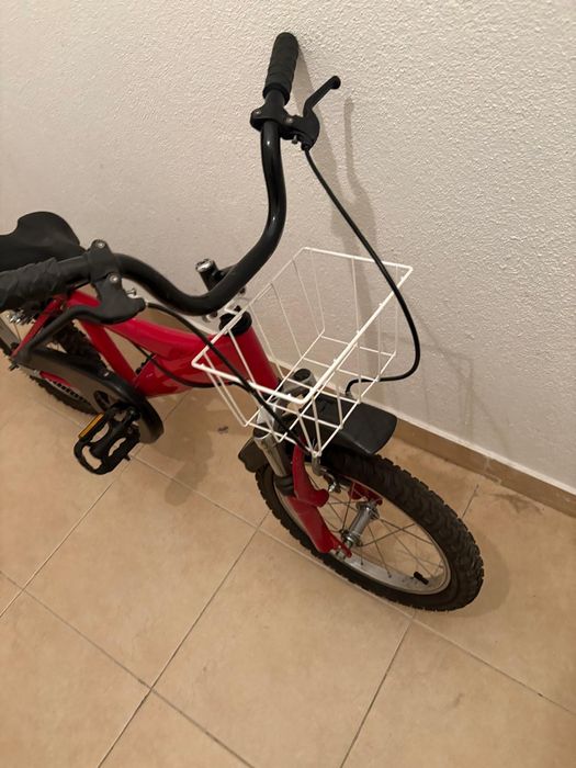 Bicicleta crianca com roda de apoio