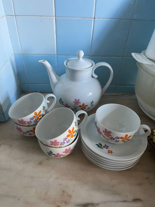 Conjunto de chá com 5 chávenas