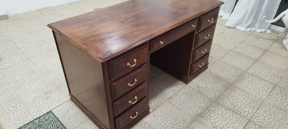 Secretária restauro