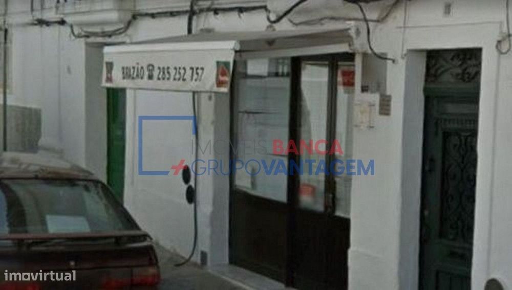 Loja com 157m² no centro de Moura, Beja