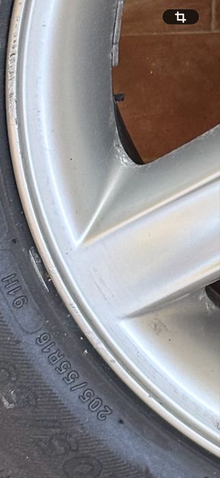 4 Jantes com pneus bmw em perfeito estado  medida:205/55R16
