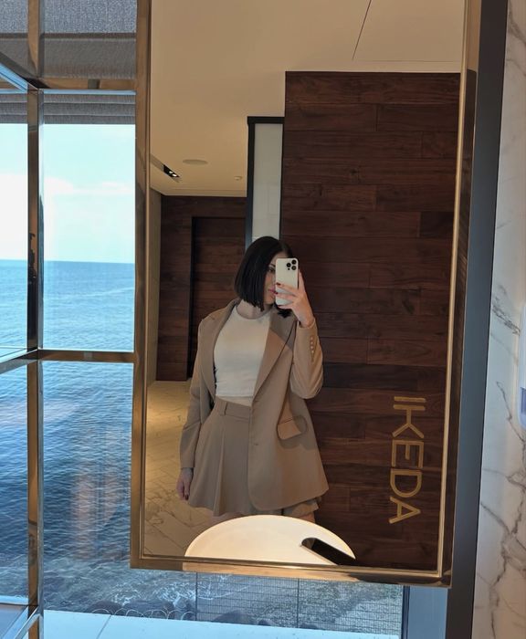 Костюм юбка и пиджак