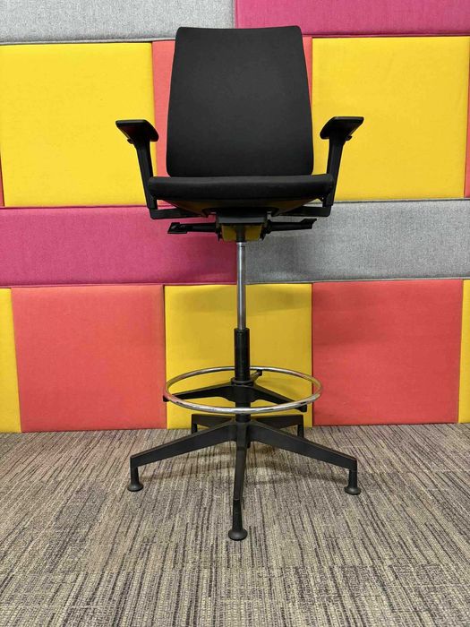 Fotel biurowy obrotowy hoker Profim Lightup 330ST P61PU zobacz!