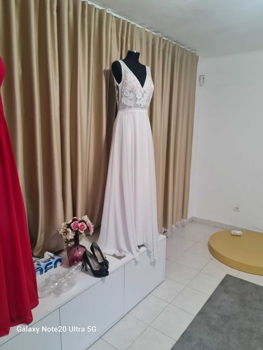 Manequin vestiário.  Perfeito para vestidos