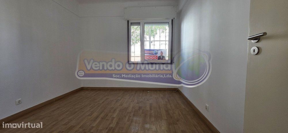 Apartamento T3 em Carnide (LXLX013)
