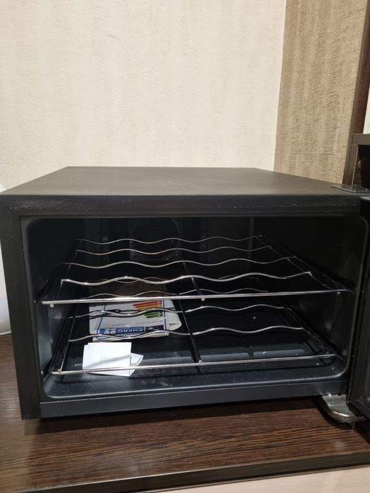 Продам бар холодильник