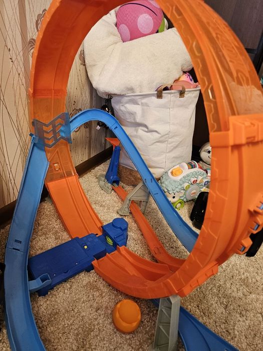 Трек Hot Wheels Action Гігантська петля Шал