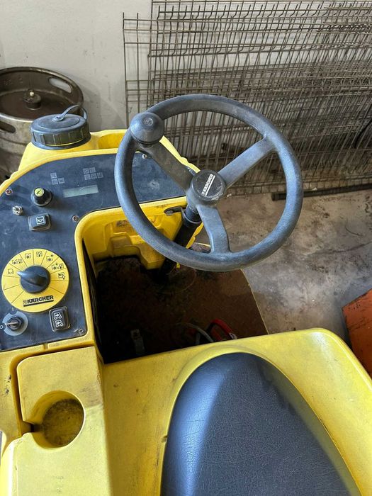 Máquina de lavagem de pavimentos