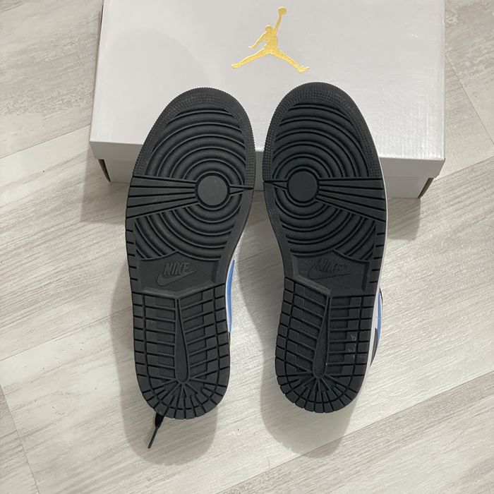 Air Jordan 1 Low ‘Black University Blue’ EU42