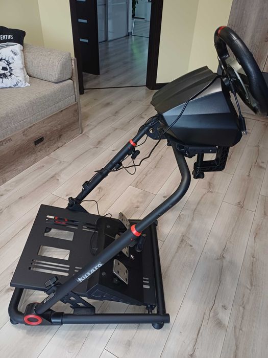 Kierownica SUZUKA ELITE biegi pedały + Kokpit Stojak Huzaro Speed 3.0