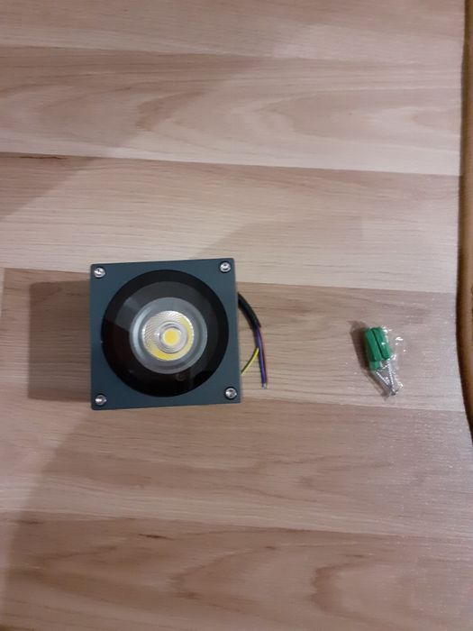 Стельовий квадратний точковий вуличний світильник