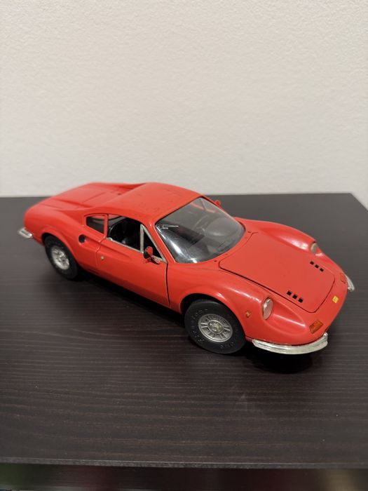 Ferrari Dino 246 GT 1/18