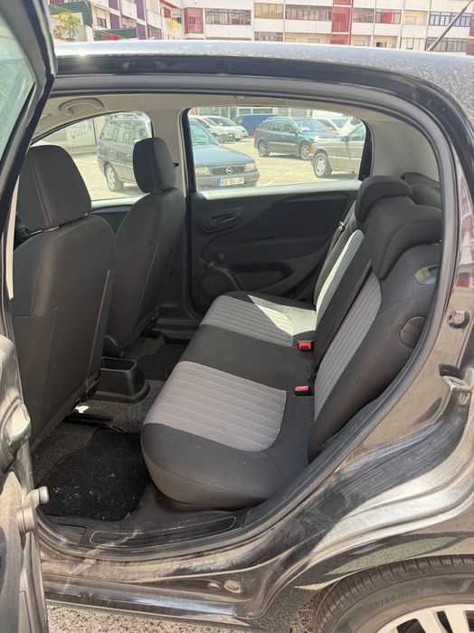 Fiat Punto 1.3 M-Jet Gasóleo 95cv 2018 | 120.000kms
