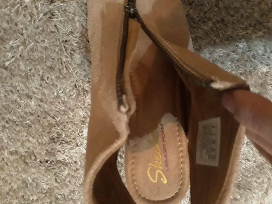 Sandalias Skechers novas