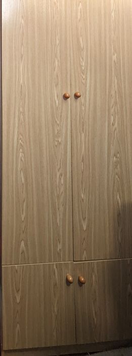 Шафа 2-х дверна в хорошому стані