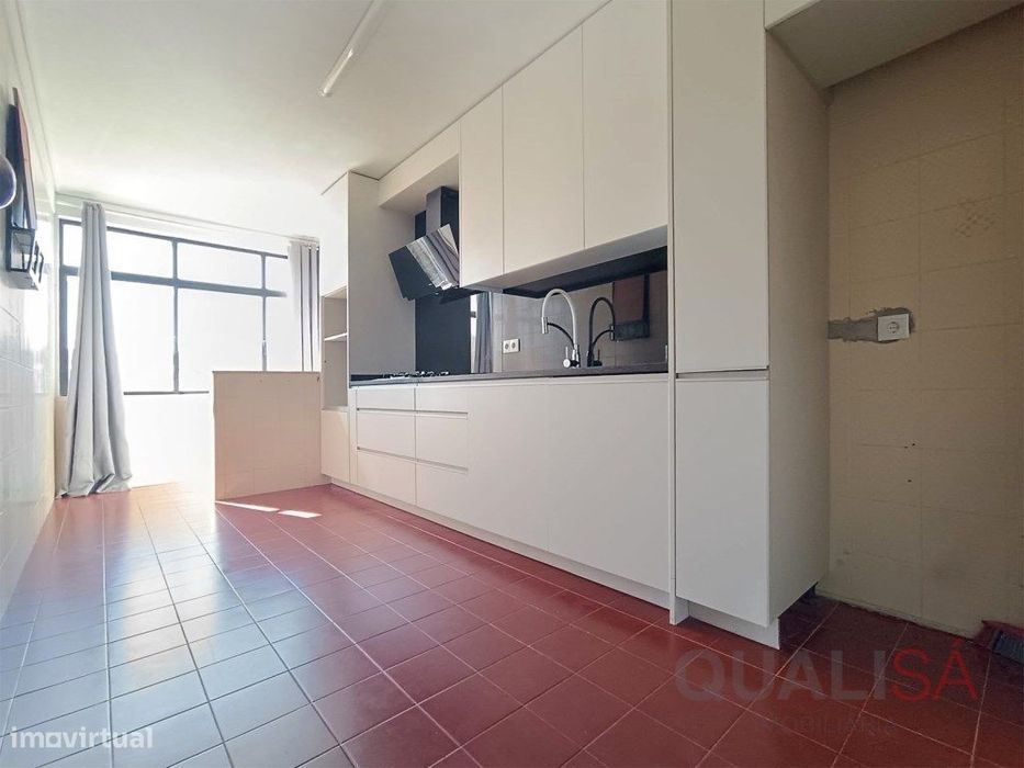 Apartamento T2 com varandas e garagem fechada em S. Vítor em Braga