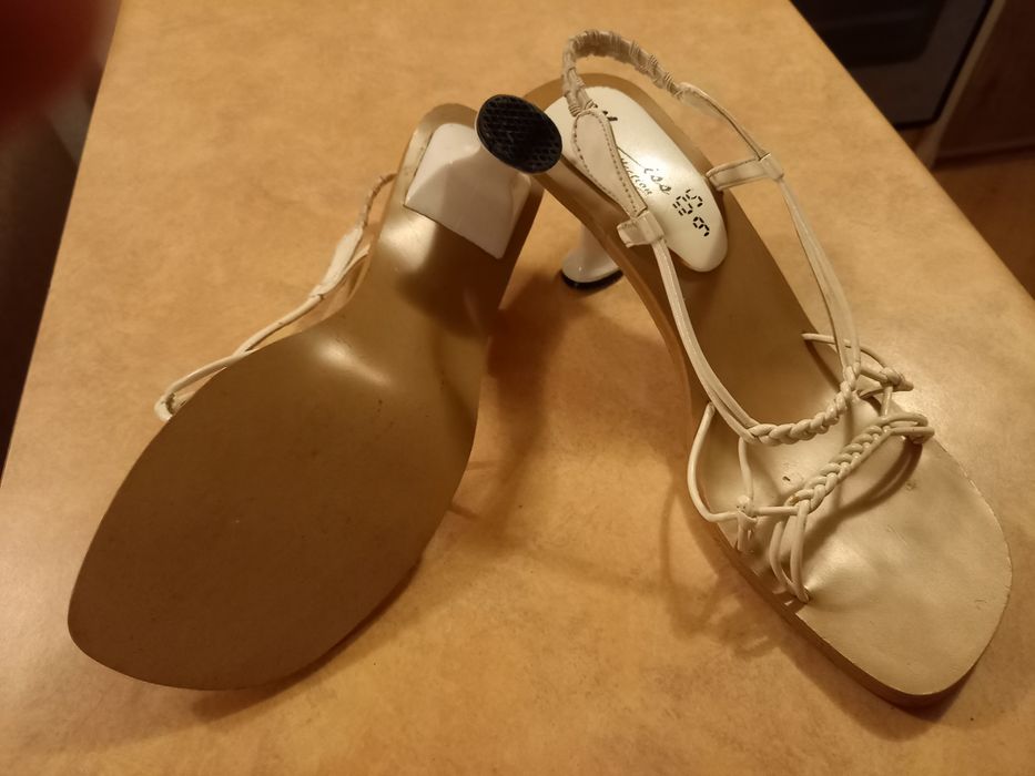 Buty sandały damskie na obcasie Miss Collection