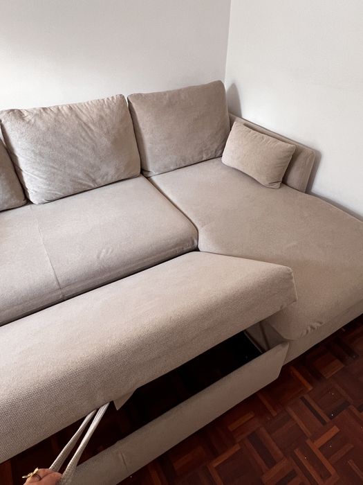 Sofá-cama com chaise longue