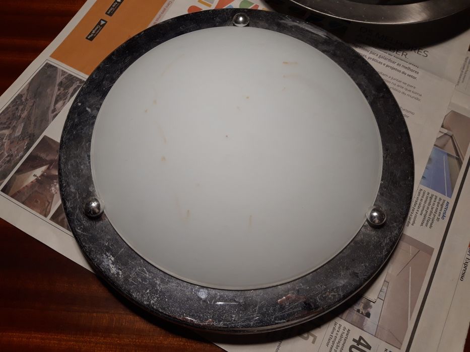 2 Focos/Candeeiros de fixar na parede