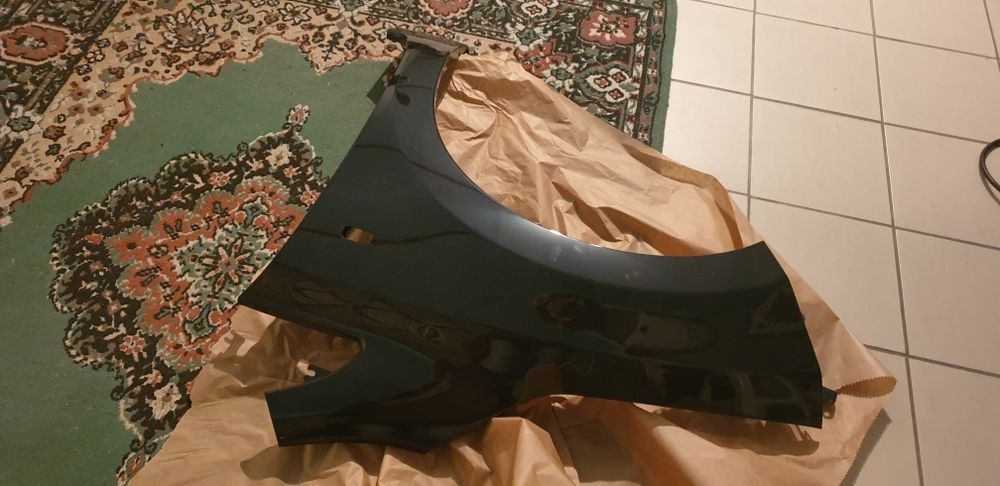 Peça dianteira esquerda Nissan Leaf eco edition