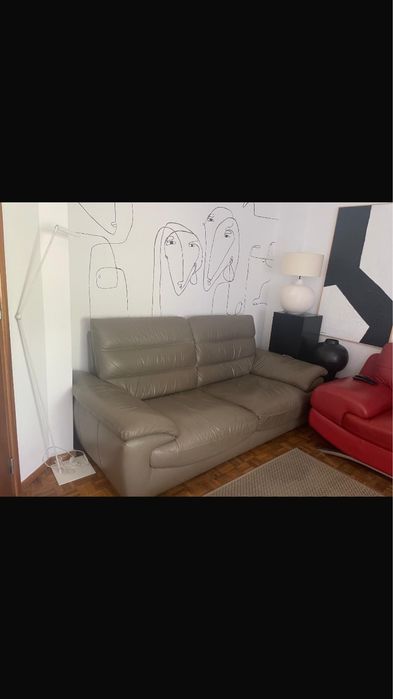2 Sofas em pele marca Chateaux d’ax
