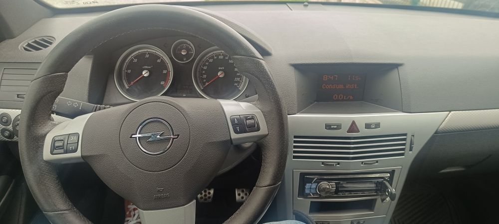 Opel Astra GTC 1.7