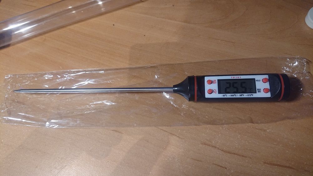 Elektroniczny termomometr z sondą