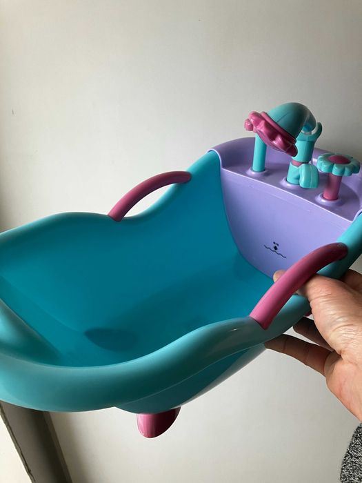 Toy bathtub for dolls, excellent condition