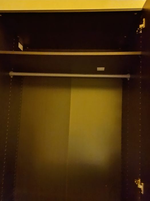 Roupeiro IKEA PAX Castanho – Equipado com Extras (Como Novo)