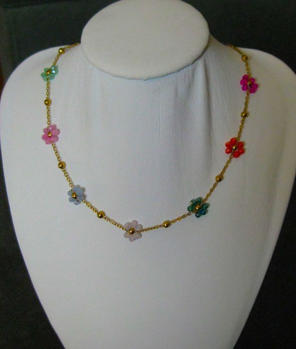 Colar Aço Dourado c/ Flores Coloridas NOVO