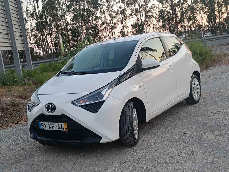 TOYOTA AYGO 1.0-72Cv! Mesmo Novo! 93709Kms! Negociável!