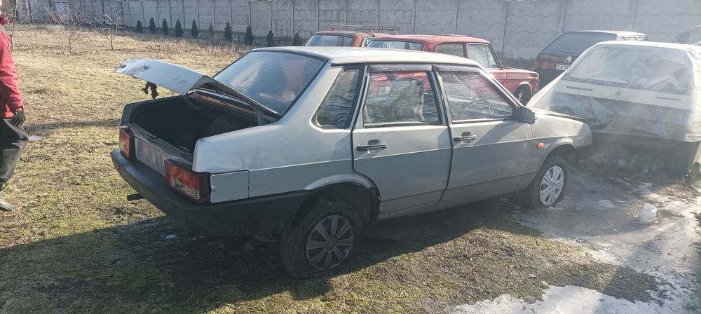 Автомобиль ВАЗ 21099