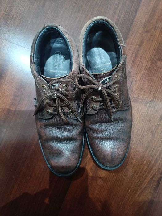 Sapatos Masculinos Castanhos – Elegância, Bom Estado