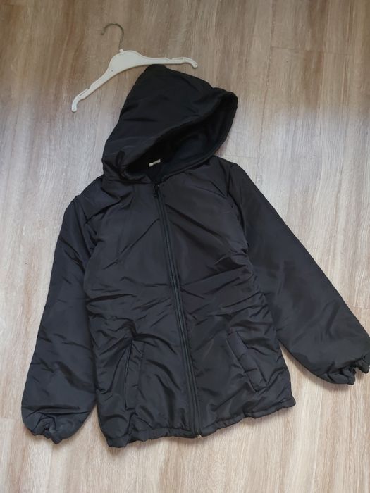 Нова тепла куртка демисезон!! 9  років..зріст 134 см..