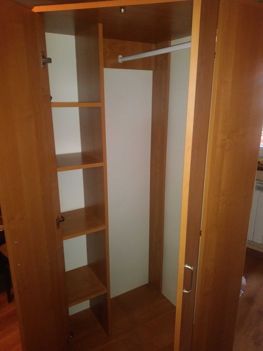 Sprzedam fotele i szafę narożną