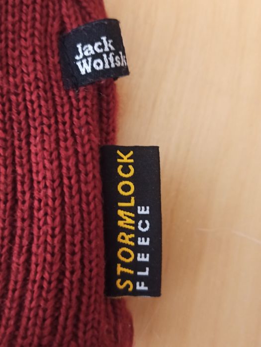 Bordowa czapka Jack Wolfskin