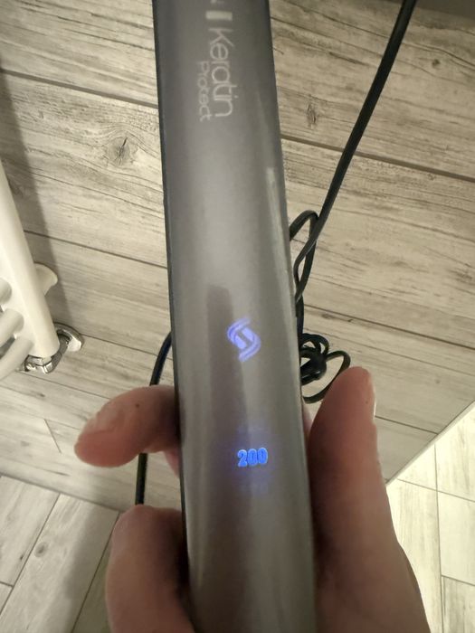 Prostownica i etui remington s8598 jak nowa keratin