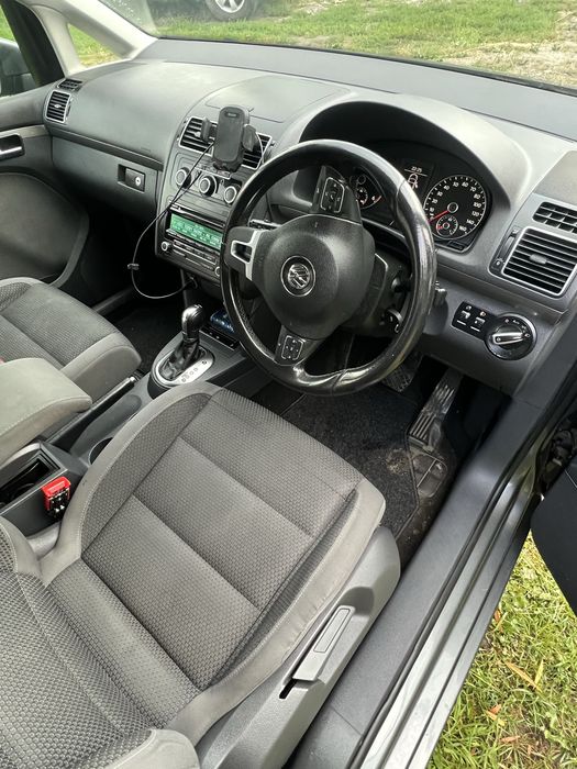 Фольксваген Тоуран 7 місний Volkswagen Touran 1.6 диз  2013 рік для військових