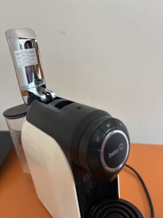 máquina de café Delta Q (entrego em Lisboa ou Beja)
