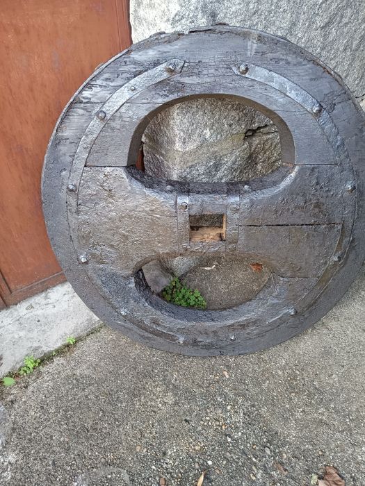 Nora de poço e outros