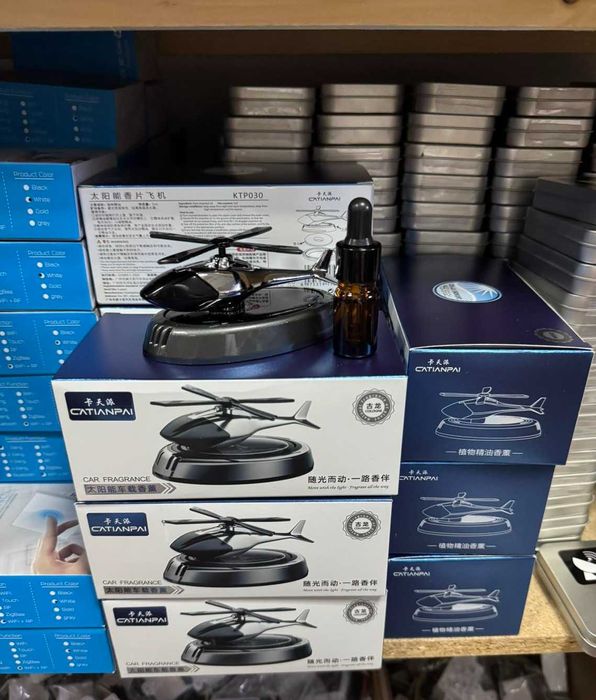 Автомобильный ароматизатор вертолет на солнечной панели + пропитка