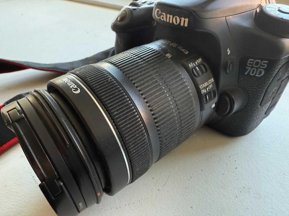 2 Items Canon 70D DLSR - Objectiva EFS 18-135mm