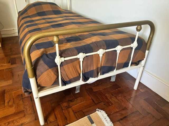 Cama de solteiro La Redoute — metal branco — 90x200 | 100€