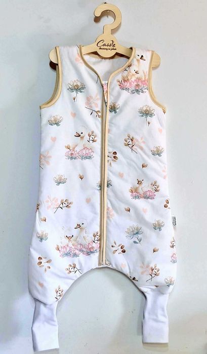 Śpiworek z nogawkami -SKARPETY- 1,5 tog rozmiar 68-80 wzór- Łabądki