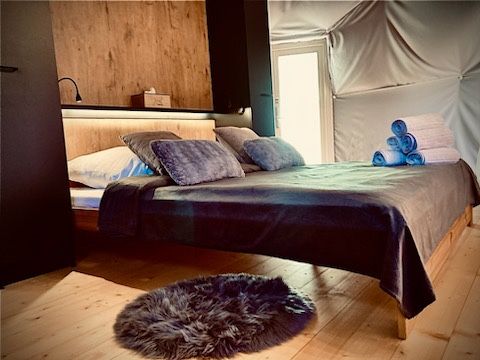 Namioty kopułowe glamping  z pełnym wyposażeniem