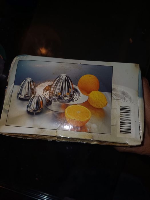 Espremedor de Citrinos manual em Inox