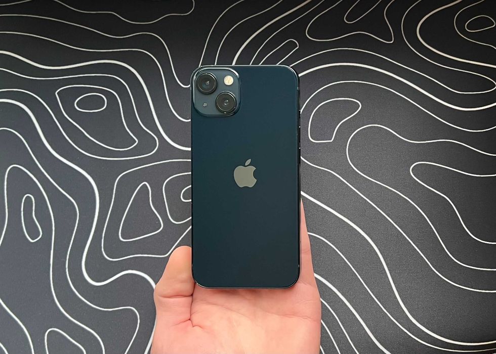 Замечательный - iPhone 13 - 128 гб - 88% АКБ - NEVERLOCK - MIDNIGHT