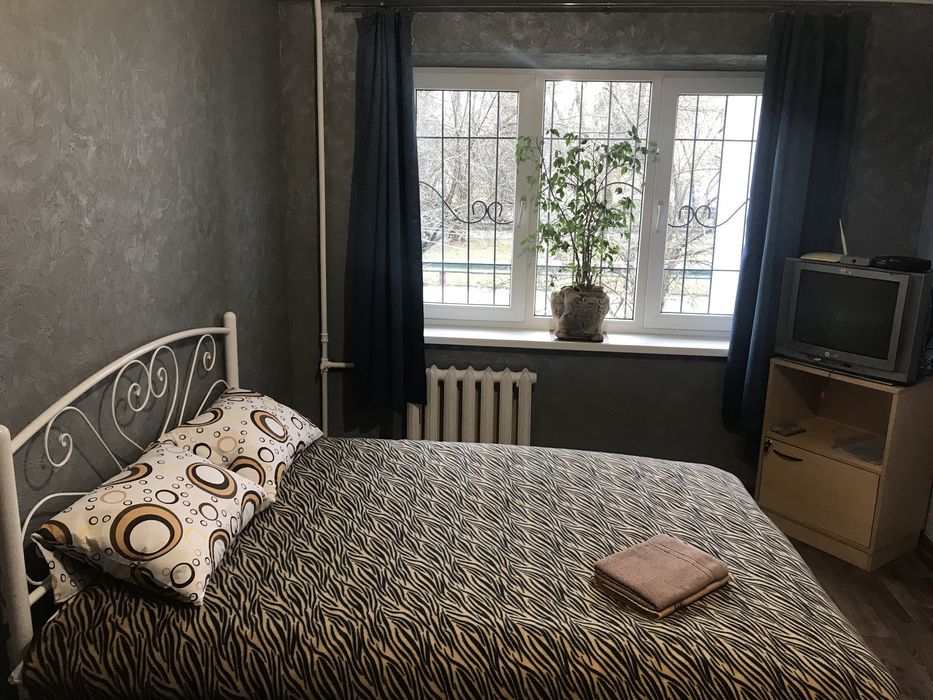 М.Черниговская,института сердца,посуточно квартира